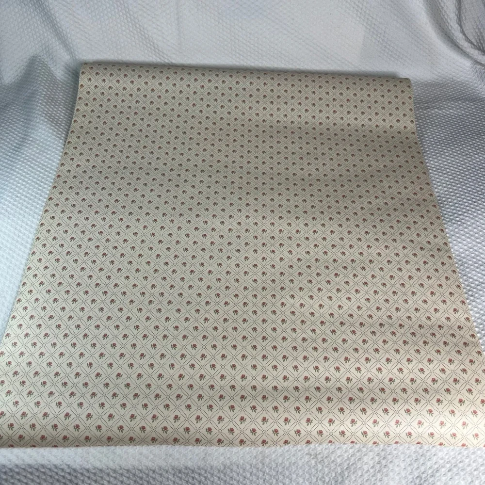 Vintage Floral Trellis Wallpaper Roll Red Rose Bud Dotted Diamond Cream 20.5in
